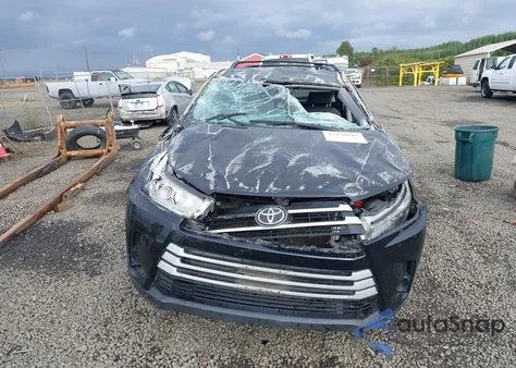 2018 Toyota Highlander Le z USA, uszkodzony, nr VIN 5TDBZRFH2JS861971